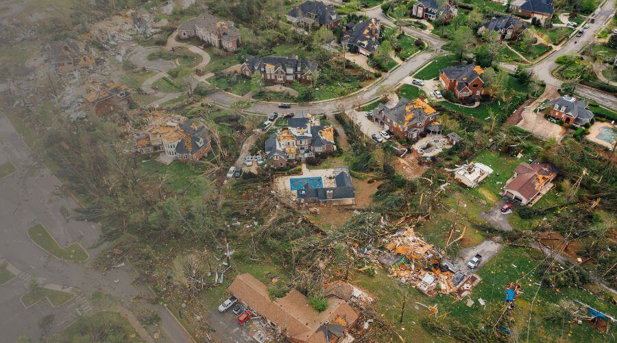 Why choose SafeMoss Crew for water damage restoration in Frederick